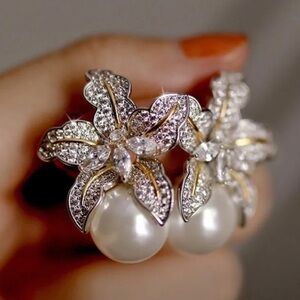 Pearl Flower Stud Earrings CZ Rhinestone Silver-Tone Bridal Style NWT